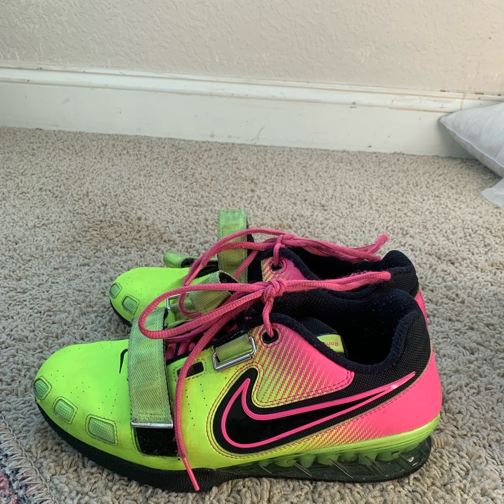 Nike weightlifting shoes